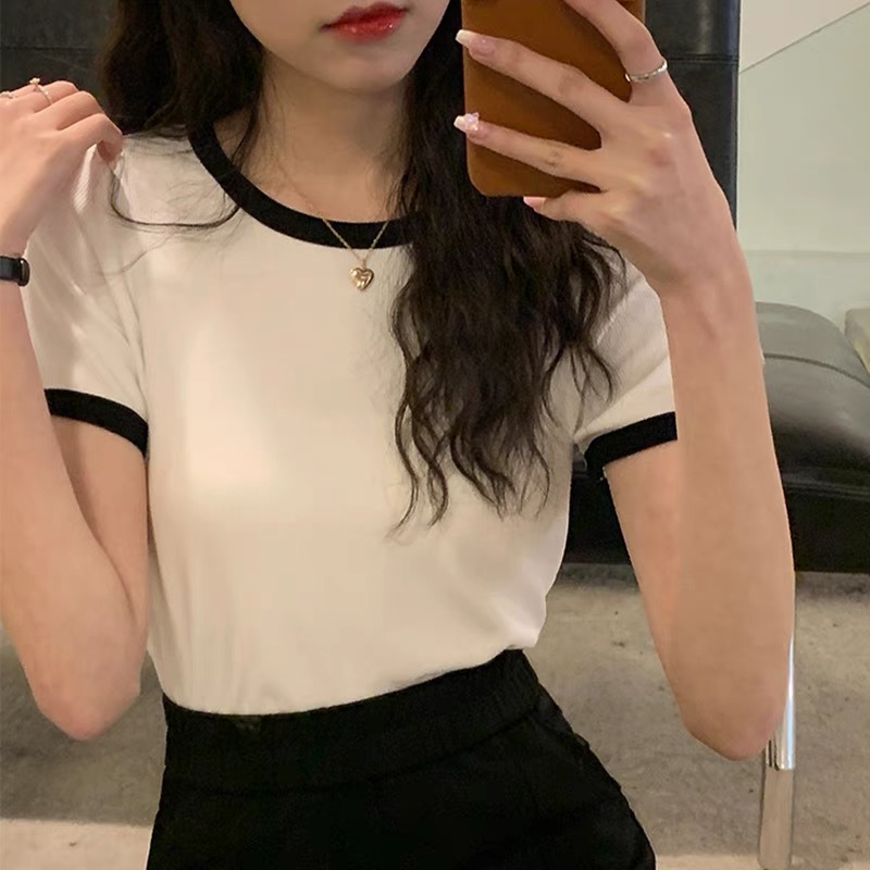 Design summer short fitted T-shirt with a round collar