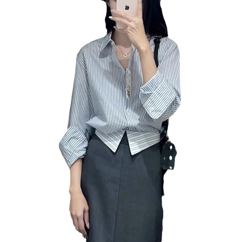 화난 푸시 상체 즉시 작은 예쁜 허리  블루 스트라이프 셔츠 여자의 2024 여름 새로운 홍콩 스타일 캐주얼 탑