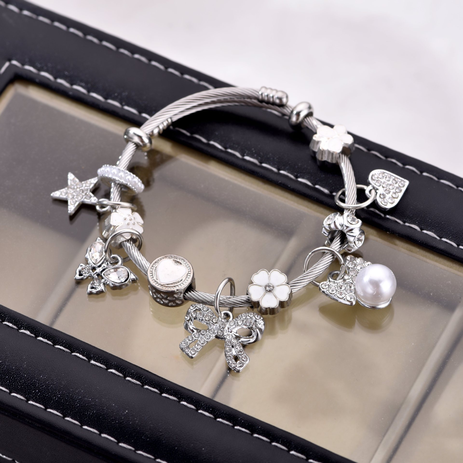 Alloy Butterfly Flower Bracelet With Rhinestones And Bow Detail_voghion.com
