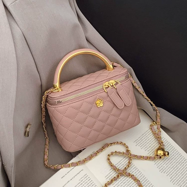 Retro Quilted Shoulder Bag, One-Shoulder Diamond Pattern, Top Handle & Chain Strap, 18.5×9.4 cm