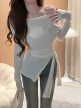 大码辣妹别致白色一字肩上衣女早秋新款设计感小众露肩内搭打底衫