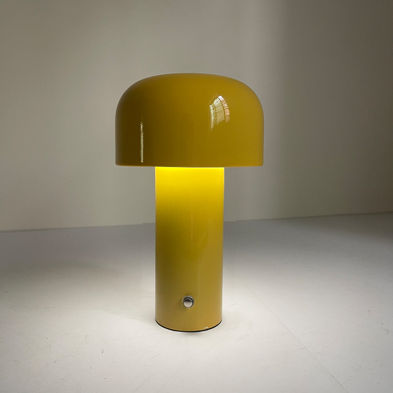 黄色金属蘑菇灯