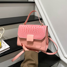 �羳С����������ͨ���ϰ�б����r�к��s�������Q�͹�С������