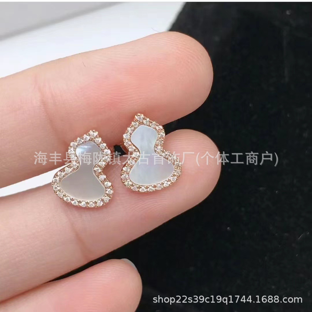 High version V gold gourd earrings thick plated 18K gold 925 ear needle light luxury ins temperament source manufacturers live hair