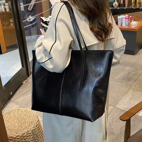 Leather women's bag, Western and Eastern retro, oil wax leather texture, single-shoulder bag, daily commute, large capacity, laptop tote bag
