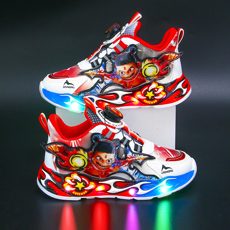 批发带灯男童鞋2025春秋新款皮面防水哪吒儿童运动鞋旋转扣跑步鞋