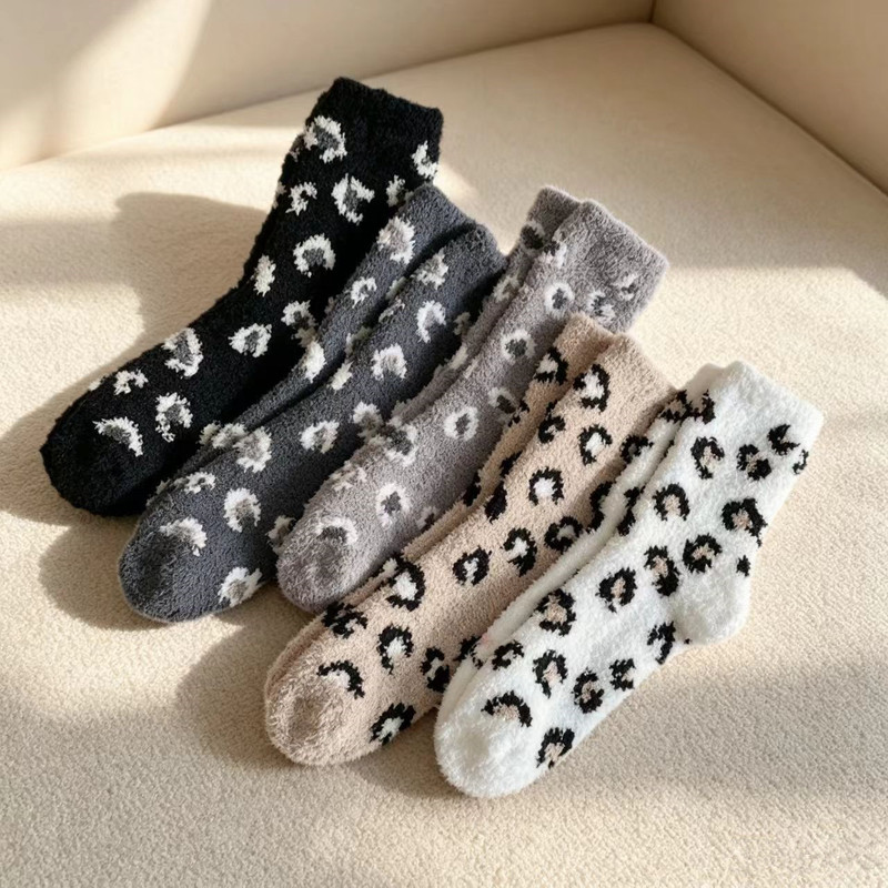 Cross-Border Personalized Leopard Print Plush Socks, Multi-Color Half-Velvet Home Mid-Calf Socks, Coral Fleece Sleep Socks in Stock
