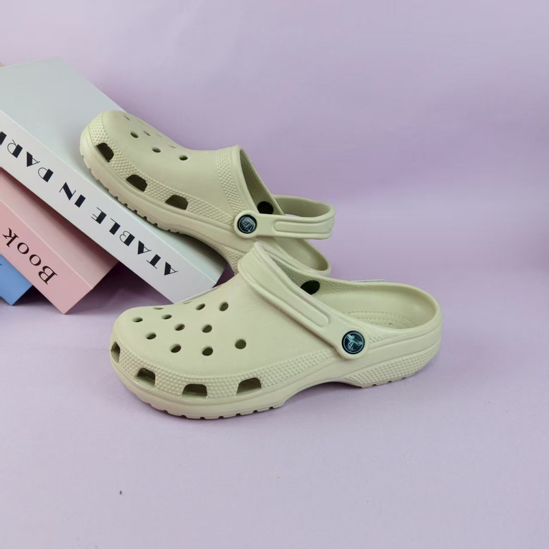 Crocs Classic Couple Style Celebrity Fashion Flat Breathable Beach Sandals for Men and Women Wholesale