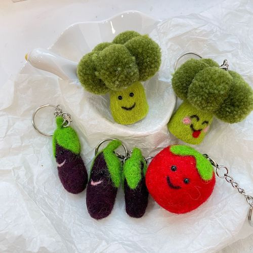 Creative vegetable broccoli key chain pendant cute plush doll school bag pendant couple gift GJ177
