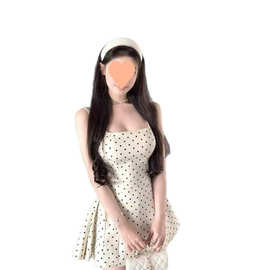 纯欲白色波点吊带连衣裙女春夏季法式方领初恋修身显瘦蓬蓬短裙子