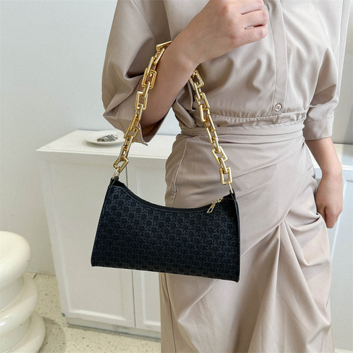Chain texture simple fashion armpit bag 2024 new daily commuting shoulder bag women's versatile popular small square bag