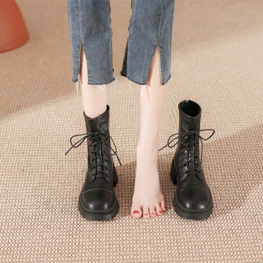 Winter Fleece-lined Boots 2022 New Arrival Martin Boots Trendy Brown Curry Color Thin Boots Round Toe Lace-up Short Boots for Women