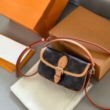 法棍包小号2025女士新款牛皮邮差包单肩斜跨百搭配礼盒时尚腋下包