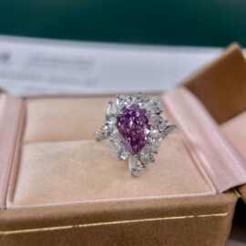 5克拉粉紫色水滴梨形璀璨仿真钻戒指女S925银高级感小众培育锆石