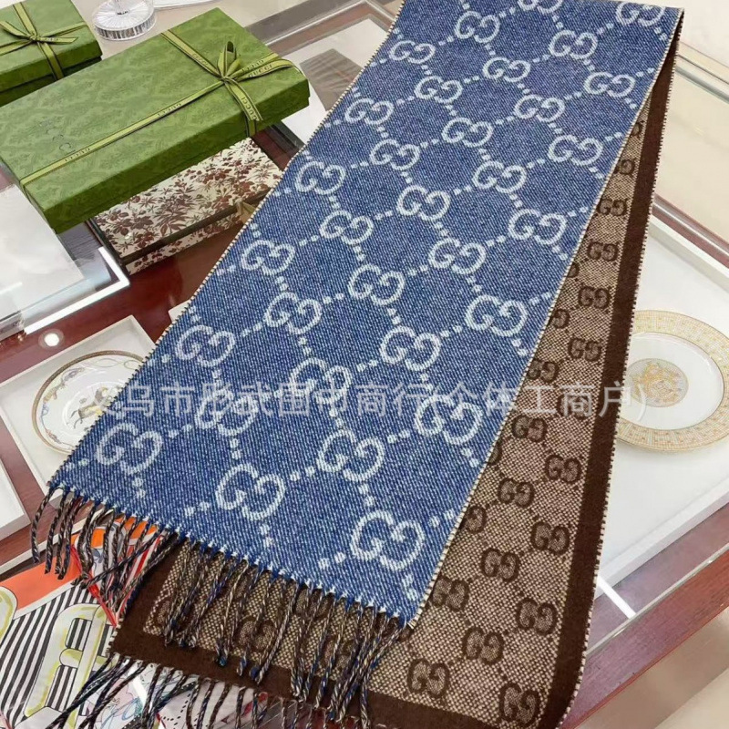 Bufanda Reversible de 180 cm con Jacquard de Letras en Azul Denim y Negro para Mujer | Abrigo