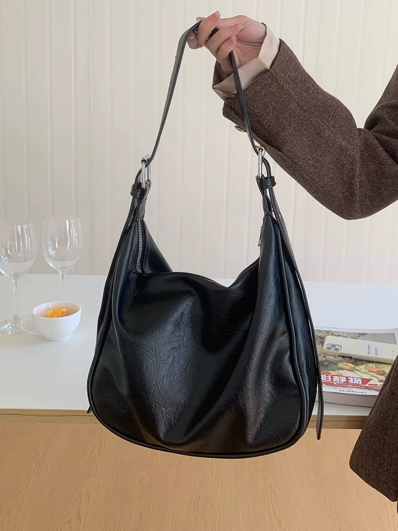 Shoulder Bag Capacious One‑Shoulder Retro Style, High‑Quality, 33×25×10 cm Adjustable Strap