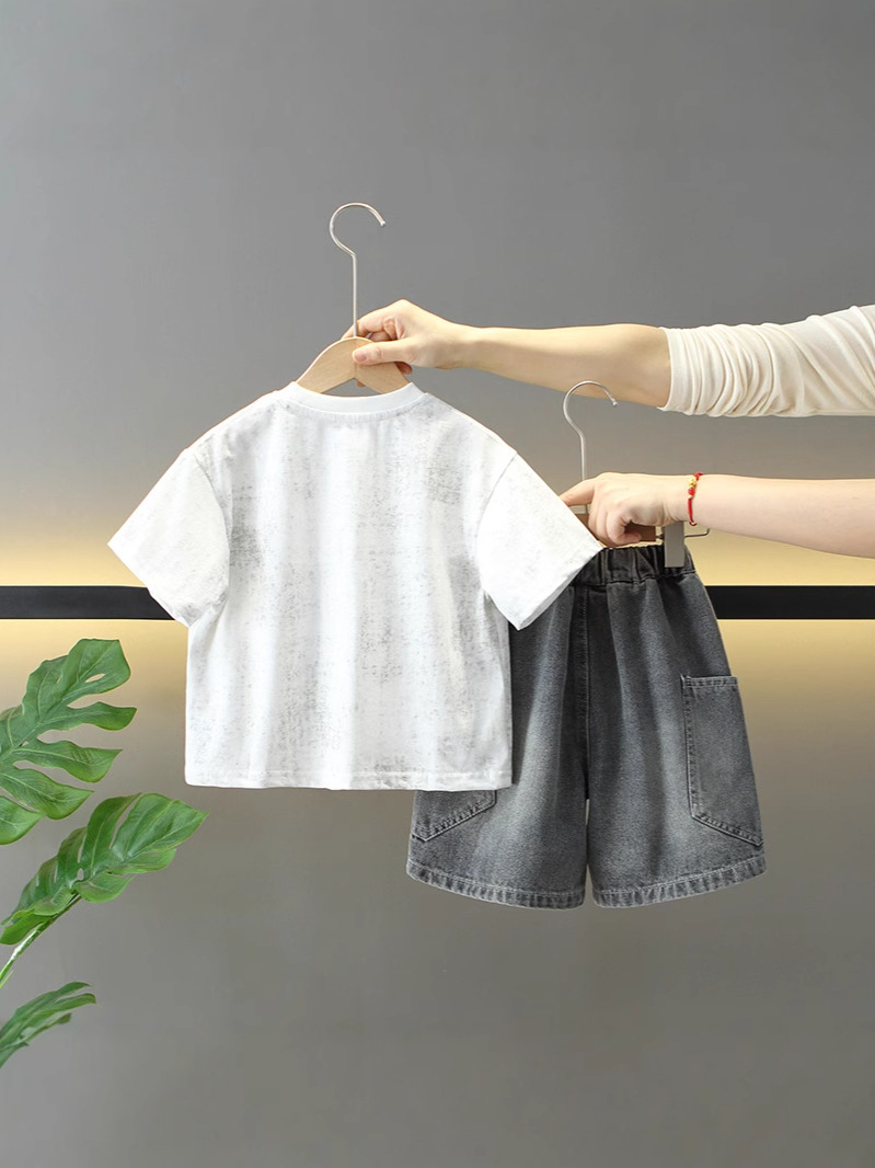 7913 traje de verano para niños 2025 nuevos pantalones cortos de mezclilla de moda para niños bebé verano versión coreana de dos piezas de moda