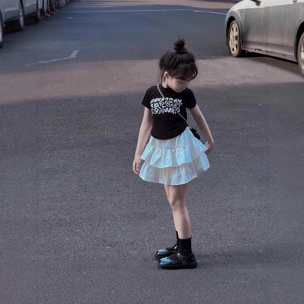 Girls Summer suit 2025 New Stylish Children's Short-sleeved T-shirt Girls Fashionable Cake Skirt Two-piece Summer Dress