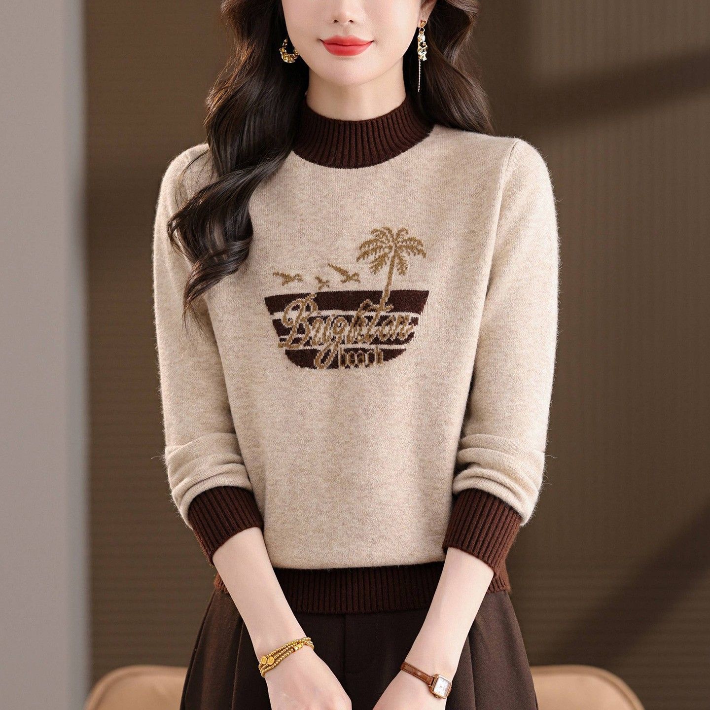 Knitted short sweater