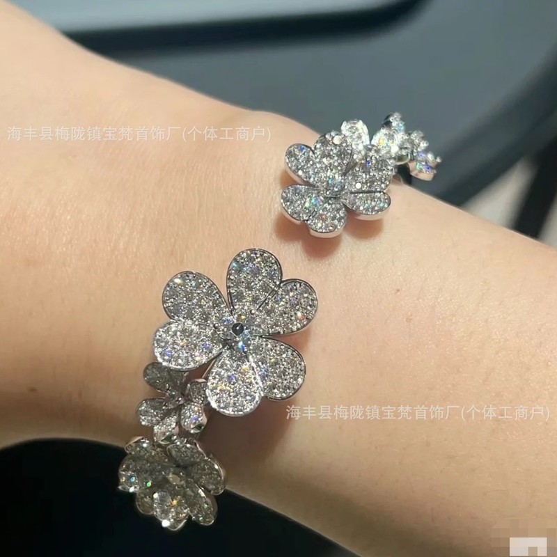时尚欧美满镶梵家三叶花手镯小清新开口手环四叶草女轻奢气质手饰|undefined