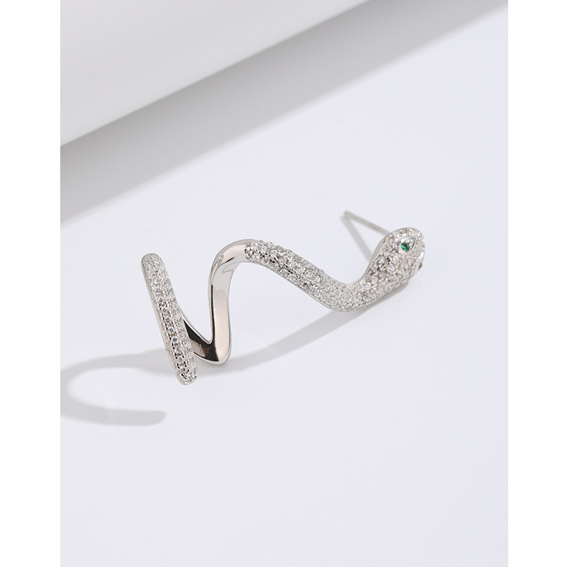 Pendientes en forma de serpiente de diamantes de mujer Pendientes de Plata de Ley 925 pendientes individuales de moda 2024 nuevos pendientes de alto grado de nicho