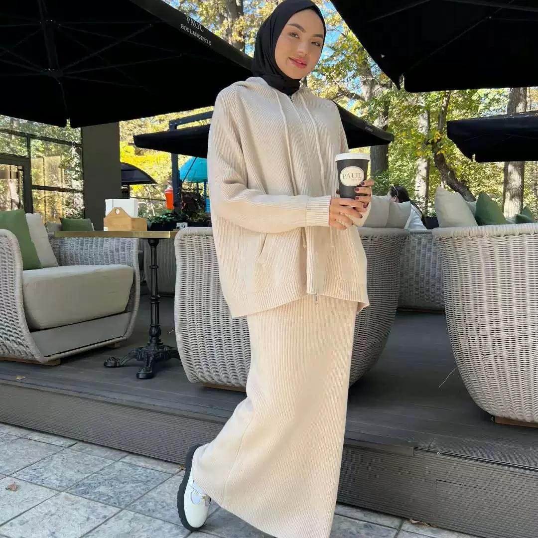 В наличии: Новинка весны 2025 – универсальный комплект из однотонного вязаного свитера с капюшоном в европейском и американском стиле для женщин (для трансграничной торговли на Amazon)