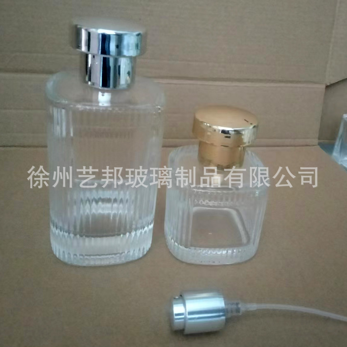 现货批发供应各种玻璃瓶50毫升100毫升香水玻璃瓶配套喷头外盖