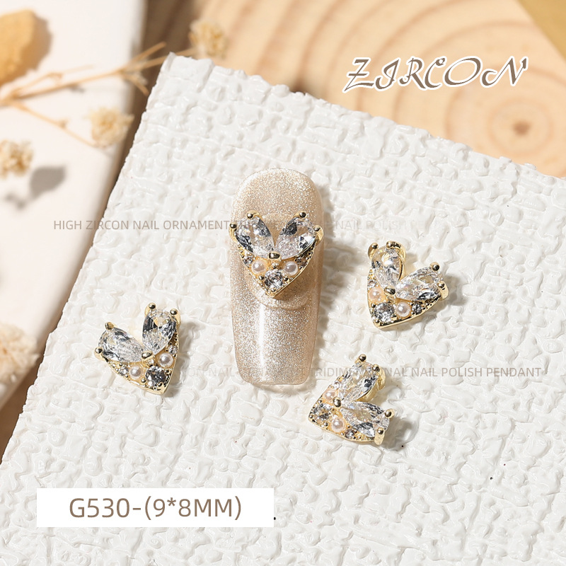 Internet Celebrity full Diamond Love circón Luz de lujo joyería de uñas perla colgante de metal en forma de corazón diamante oro plata fototerapia Decoración