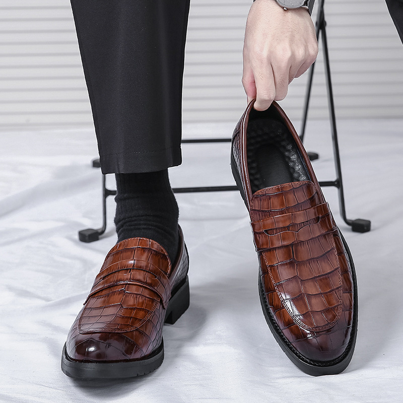 2024 cuatro estaciones de moda casual zapatos de hombre jóvenes zapatos de cuero británicos de punta un pie zapatos de club nocturno zapatos de peluquería