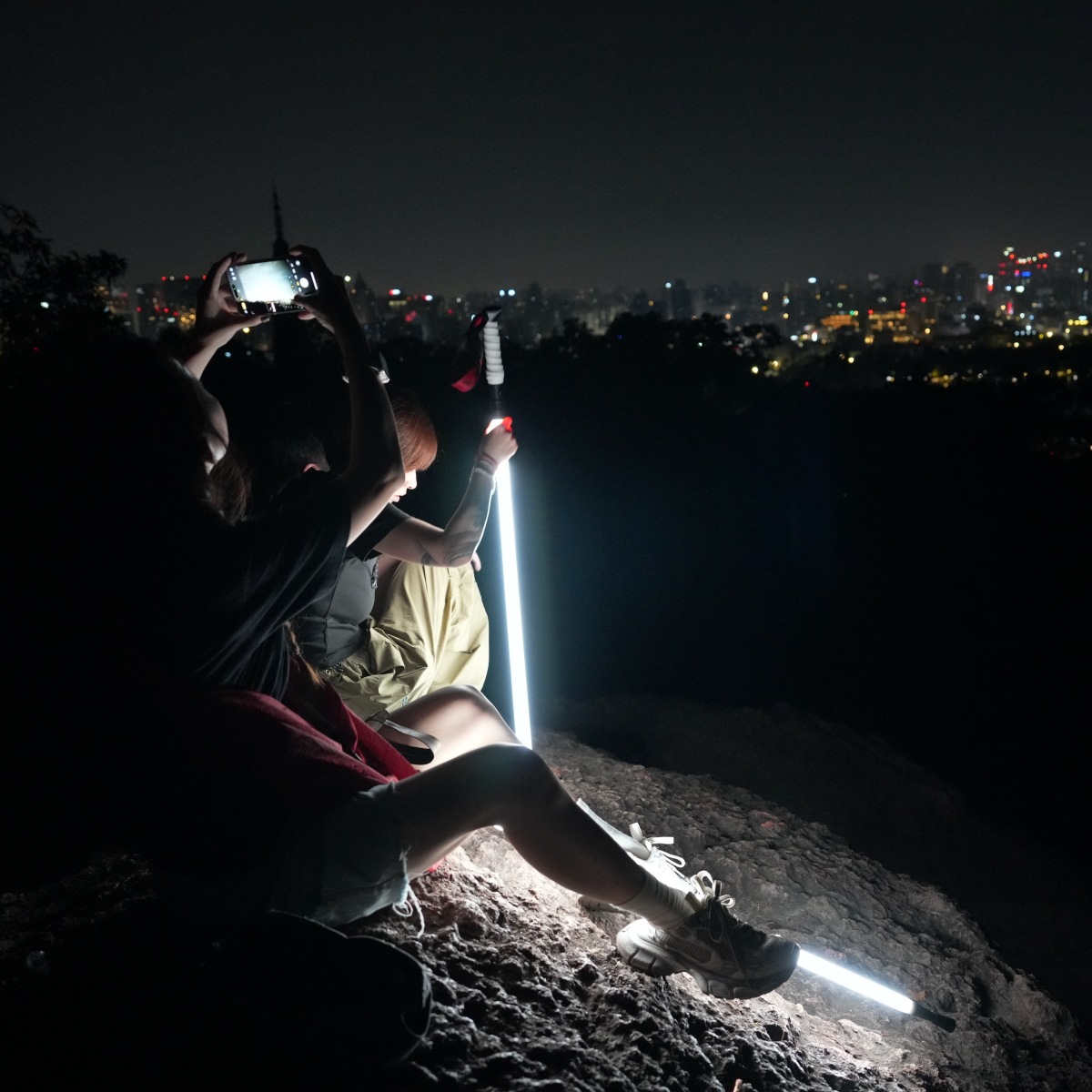 Leuchtende professionelle Nachtkletterausrüstung Spazierstock Ultraleichte Beleuchtung Wandern Reisen Bequem_voghion.com