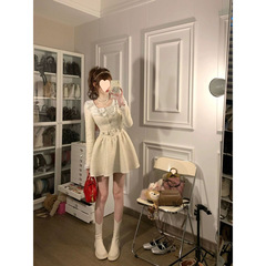 胖高級感小香風連衣裙女秋季甜美收腰顯瘦細閃娃娃領公主短裙子