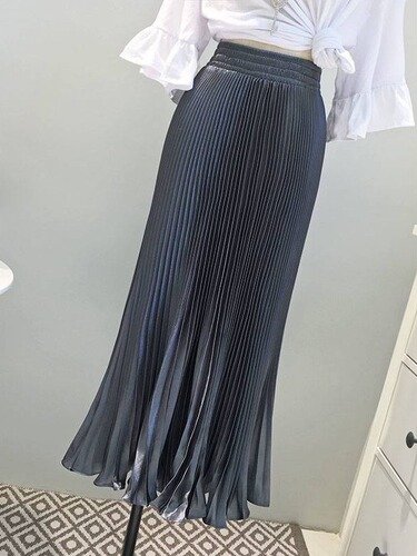 A 1-meter-long silk pleated fish-tail skirt for women, high-waisted medium-long dance skirt with a large umbrella-style hem, direct sale