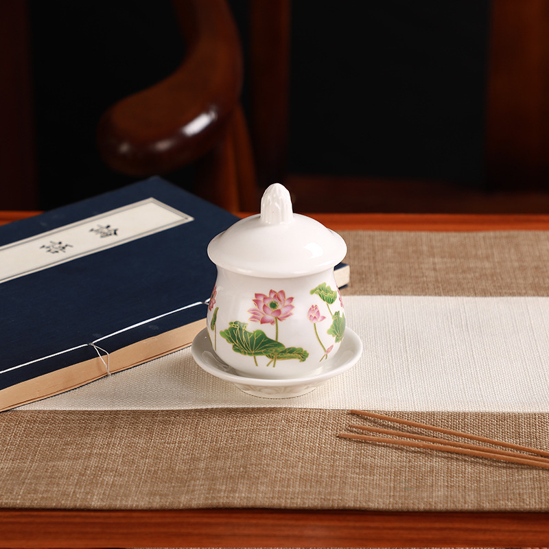 陶磁器の工芸品は仏の聖水杯観音の浄水杯の道家の仙の家の用品を供えます。|undefined