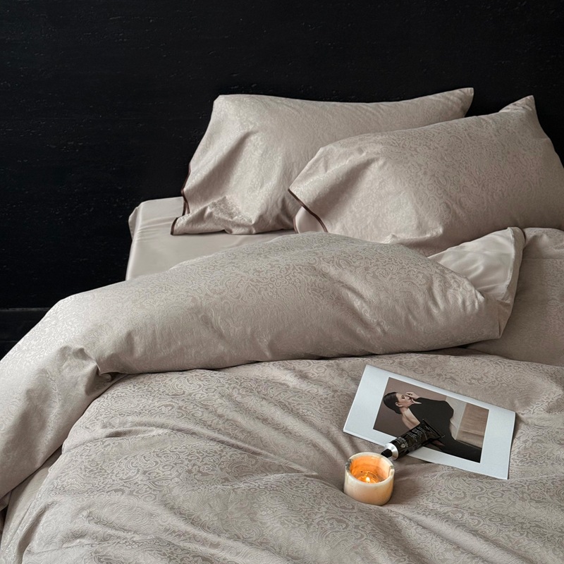 Luxurious Embossed Jacquard Cotton Duvet Cover Set European Style_voghion.com
