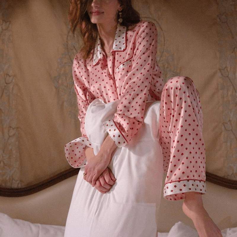 Da Vinci Code Imported Niche Designer Light Luxury Trendy Brand Ins-Style Red Berry Loungewear Pajamas for Women, Thin Style Da Vinci Code Imported Niche Designer Light Luxury Trendy Brand Ins-Style Red Berry Loungewear Pajamas for Women, Thin Style