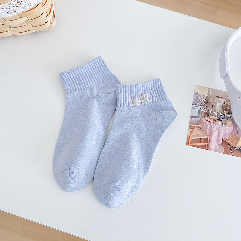 Calcetines de verano mujeres bordadas letras de color sólido peinadas calcetines de algodón estilo universitario coreano versátil calcetines de mujer Zhu Yanye