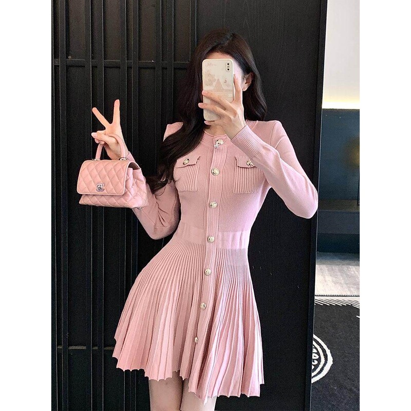 Korean-style elegant lady Balmain gentle and feminine petite fresh Hong Kong-style knitted sweater dress Korean-style elegant lady Balmain gentle and feminine petite fresh Hong Kong-style knitted sweater dress