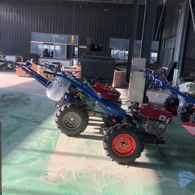 阿拉伯水旱两用旋耕机乘坐式大棚葡萄园开沟机履带式35马力耕地机