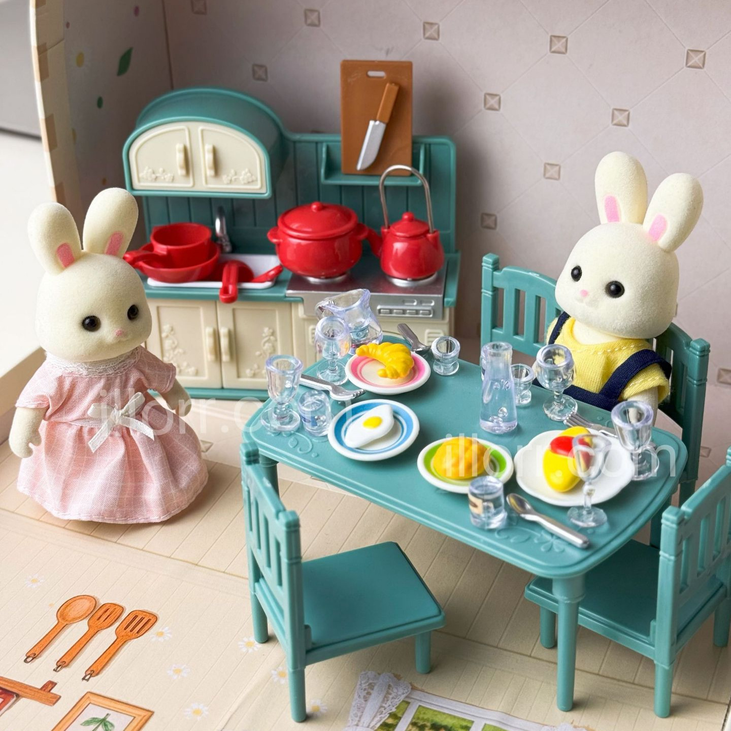 Customized simulated kitchen furniture, dining tables and chairs, miniature food toys, decorative items, children's mini pretend play toys, cross-border