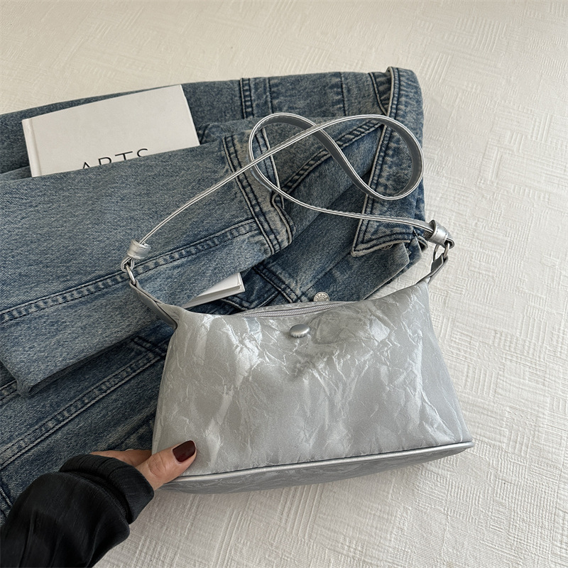 Bolso debajo de las axilas para mujeres 2024 nuevo verano alto sentido de hombro mochila de hombro universal bolso de bolsas de bolsas de bolsas de mujer de verano explosivo