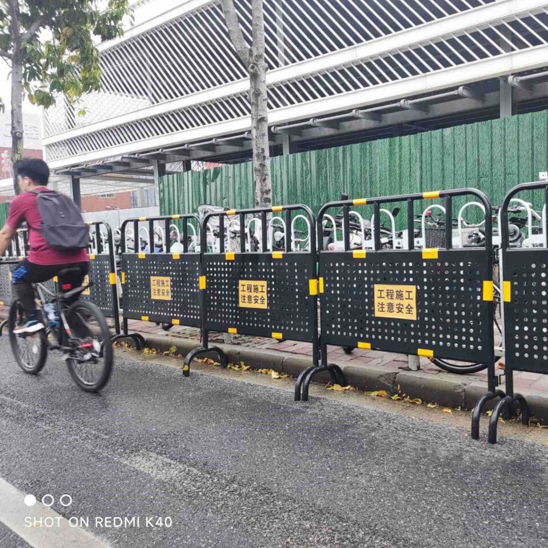 广州道路市政黄黑铁马中央道路焊接桥梁景观道路铁艺护栏隔离护栏