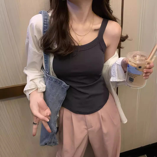 White Oversized Strapless Camisole Top with Built-in Bra Cups, Summer Innerwear for Plus-Size Women, Fashionable One-Piece Design, Sleeveless Outerwear Tank Top