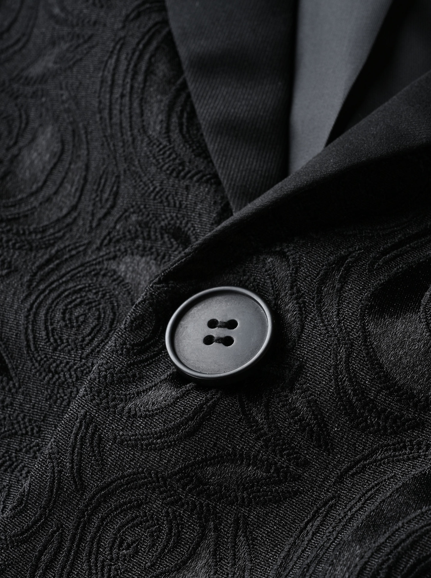 Abito da uomo tre pezzi per cerimonia con giacca e gilet jacquard_voghion.com