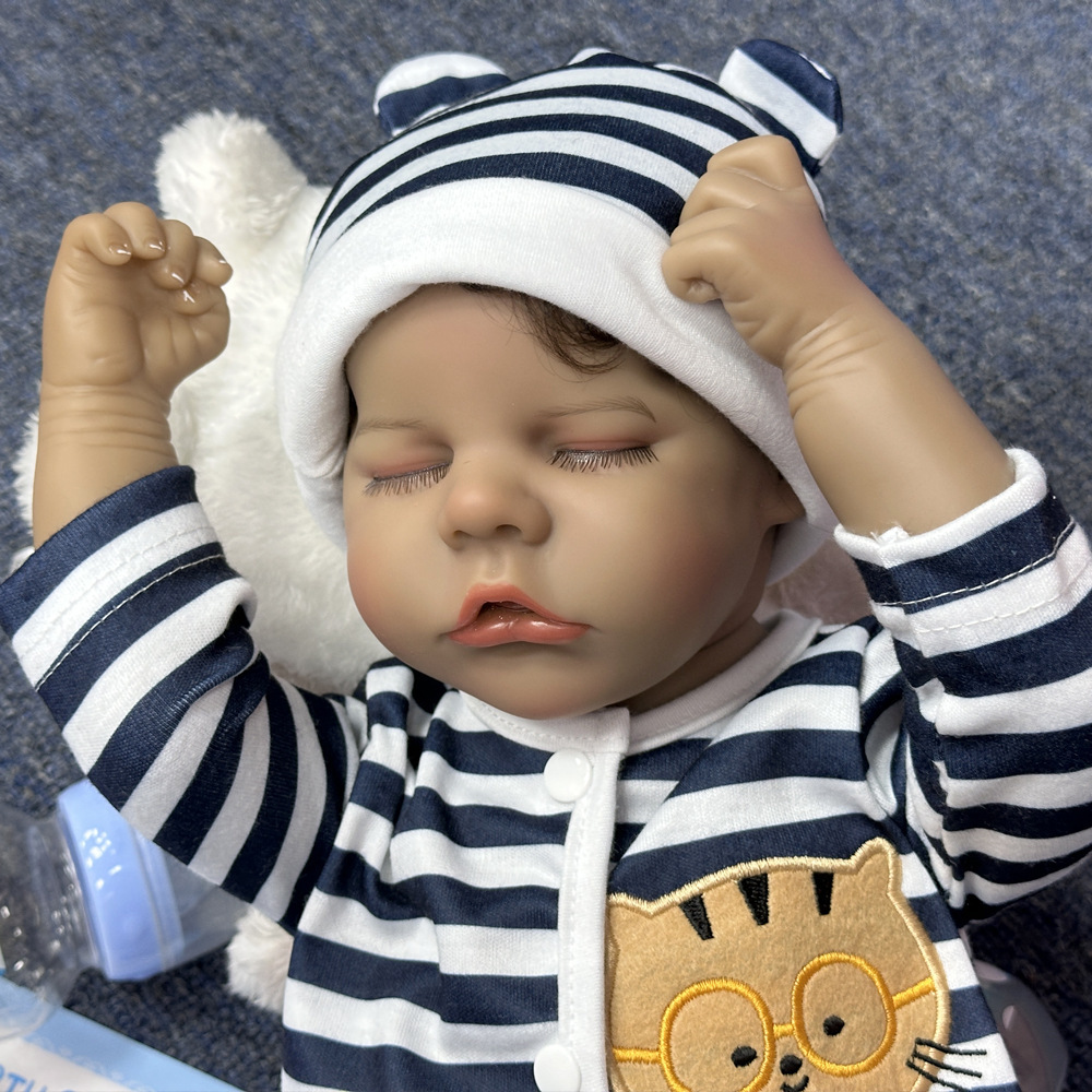 Muñecas de bebé realistas muñecas de goma blando transfronterizas mini muñecas de niños muñecas pesadas fabricantes de muñecas directas Zheng Henghua