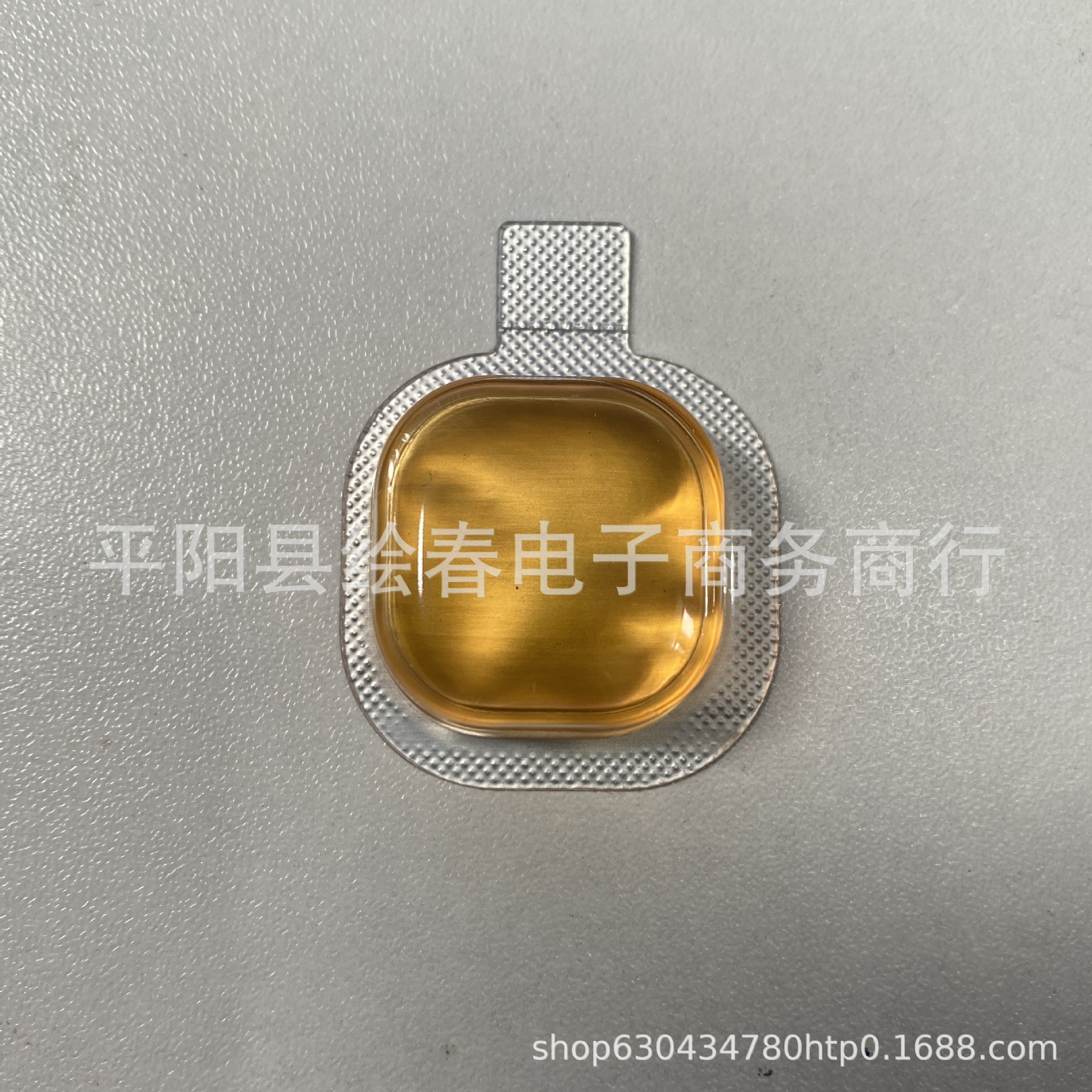 Nuevo perfume de automóvil transfronterizo de perfume de automóvil ventilador clásico fragancia ligera fragancia floral fragancia perdurable