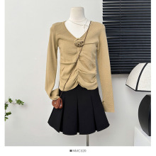 东莞毛织批发秋冬季新款甜美风V领立体花朵褶皱修身针织长袖上衣