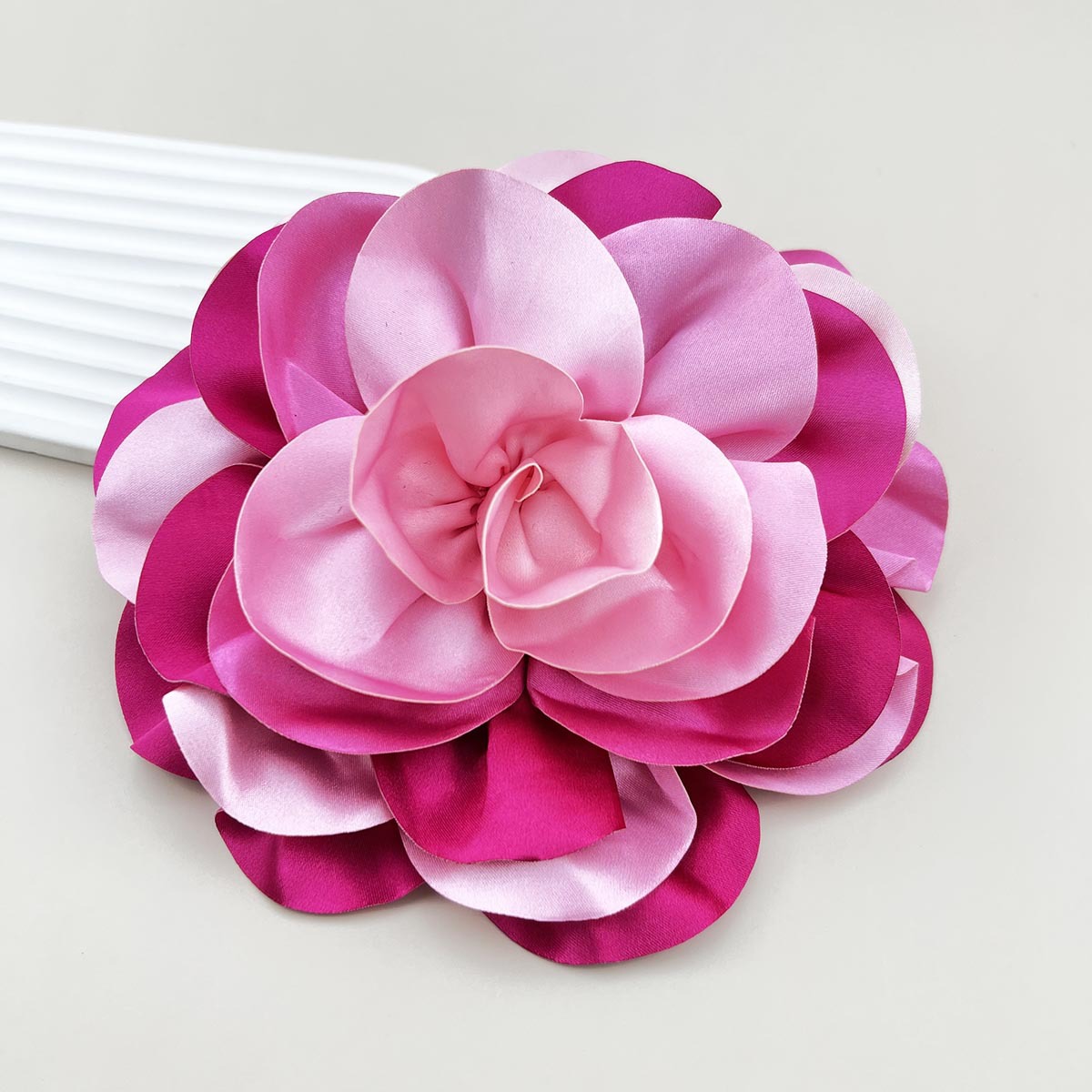 Elegante Flor Tela Mujeres Corsage display picture 7