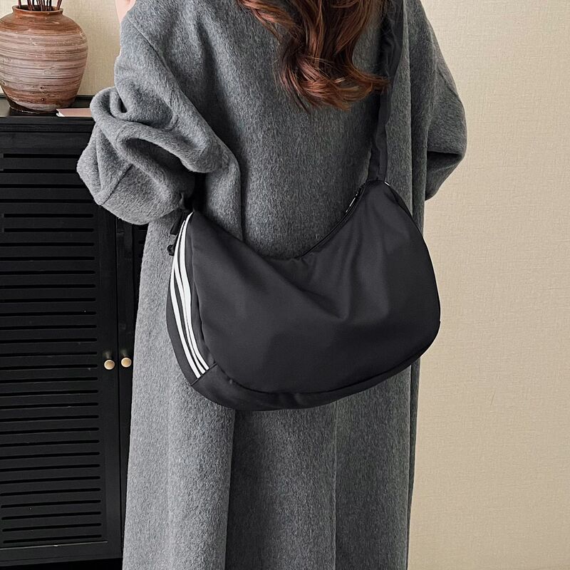 Korean New Style Simple Drawstring Pleated Underarm Bag Casual Sports Style Single Shoulder Crossbody Bag Seamless Cloud Bag