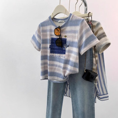 綿のグラデーションのストライプの正肩の半袖のtシャツの女性の2025夏の新型の小柄な独特な減齢の上着
