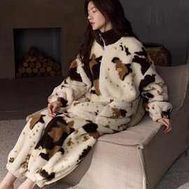 2025新款印花睡衣女秋冬新款家居服珊瑚绒加厚加绒拉链保暖衣套装